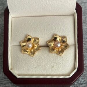 Elegant Gold Flower Pearl Earrings